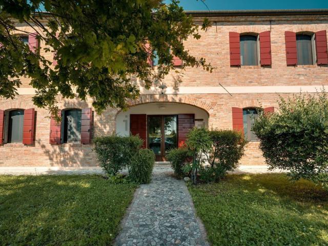 Case e ville in vendita di 157 m² in Via Chiesanuova, 125