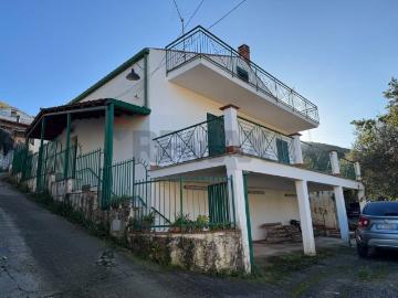 Case e ville in vendita di 157 m² in Via San M. 22, 97
