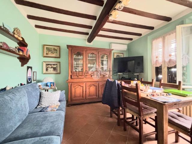 Case e ville in vendita di 157 m² in Strada Ronchi, 73