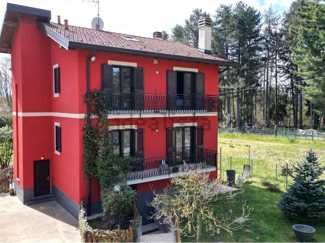 Case e ville in vendita di 158 m² in Via del Pracallo, 34