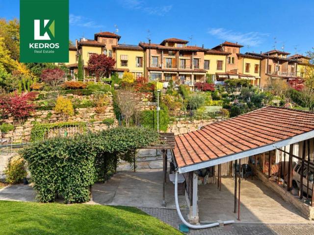 Case e ville in vendita di 158 m² in Via Monte Generoso, 47