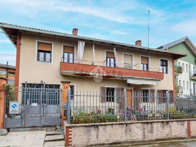 Case e ville in vendita di 158 m² in Via Torino, 25