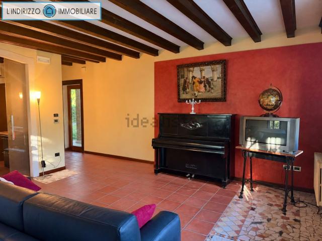 Case e ville in vendita di 158 m² in Via XXV Aprile