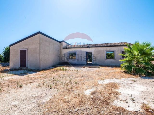 Case e ville in vendita di 158 m² in Strada Provinciale 28