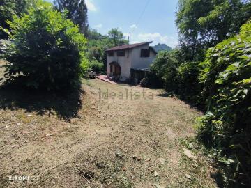 Case e ville in vendita di 159 m² in Via Cocconato