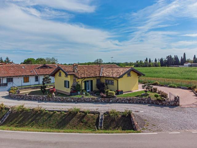 Case e ville in vendita di 159 m² in Via della Libertà, 21