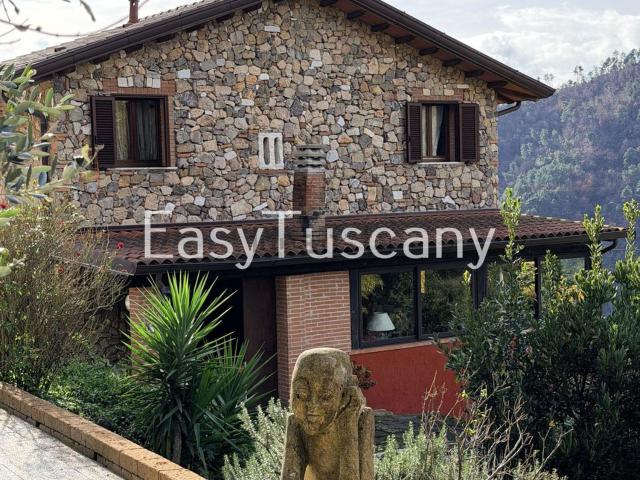 Case e ville in vendita di 159 m² in Via Melara, 5