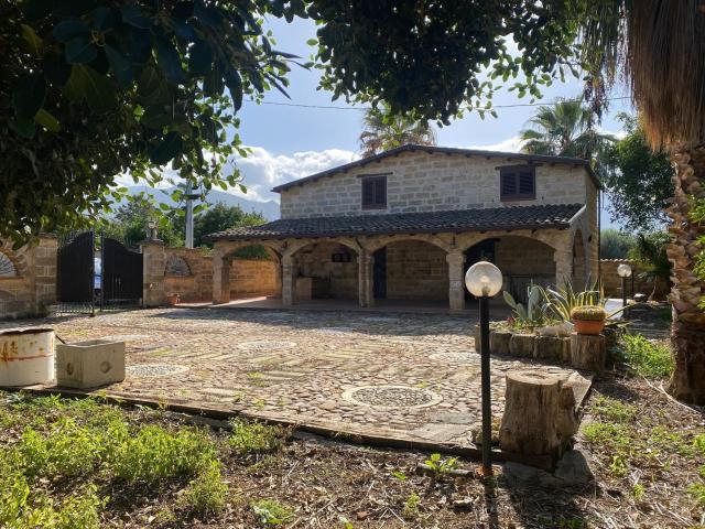Case e ville in vendita di 159 m² in Contrada Serra Granatelli