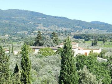 Case e ville in vendita di 1600 m²
