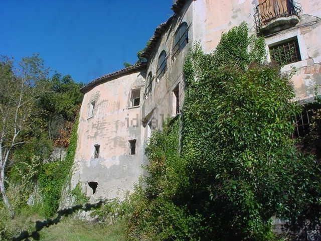 Case e ville in vendita di 1600 m²
