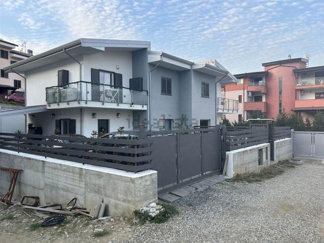 Case e ville in vendita di 160 m²