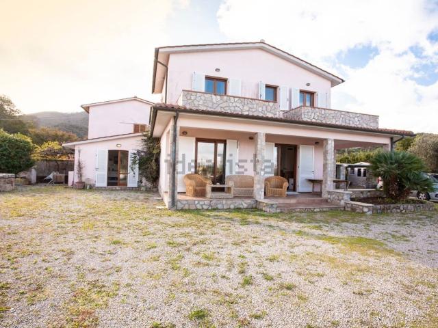 Case e ville in vendita di 160 m²