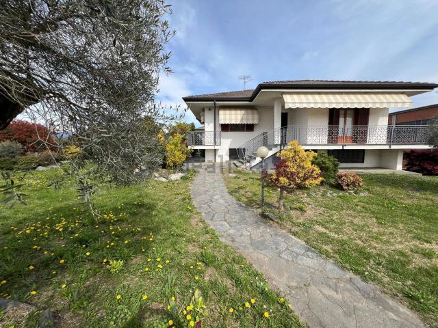 Case e ville in vendita di 160 m² in Via Contessa Matilde Bocca, 11