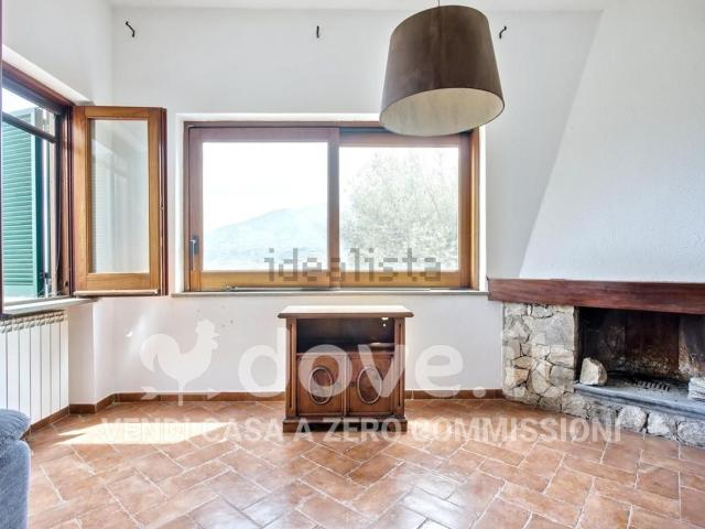 Case e ville in vendita di 160 m² in Via Calvania