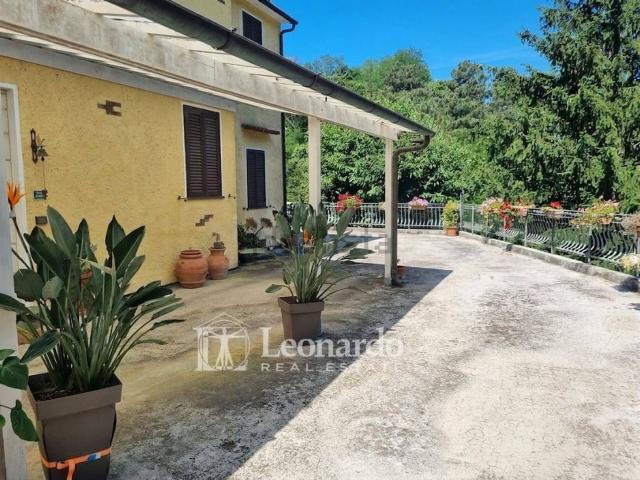 Case e ville in vendita di 160 m² in Via Cerro Grosso