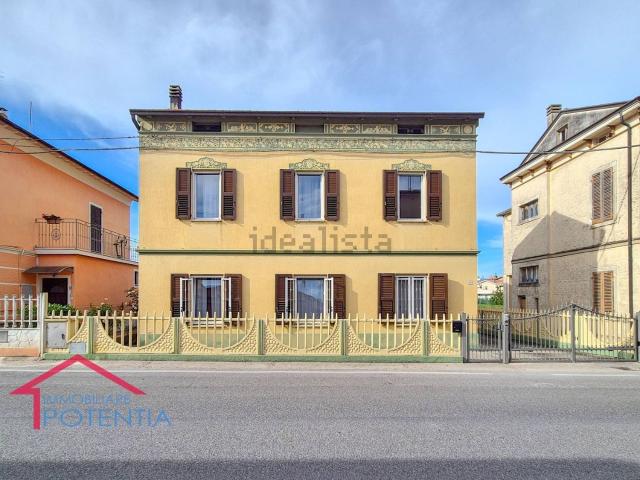 Case e ville in vendita di 160 m² in Via Antonelli e Tebaldi, 56