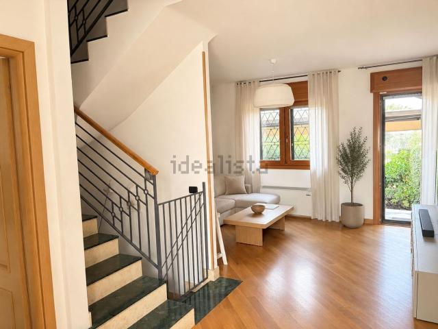 Case e ville in vendita di 160 m² in Via Andrea Cascella