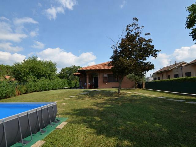 Case e ville in vendita di 160 m² in Via Alfieri, 59