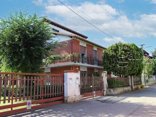 Case e ville in vendita di 160 m² in Via Brennero