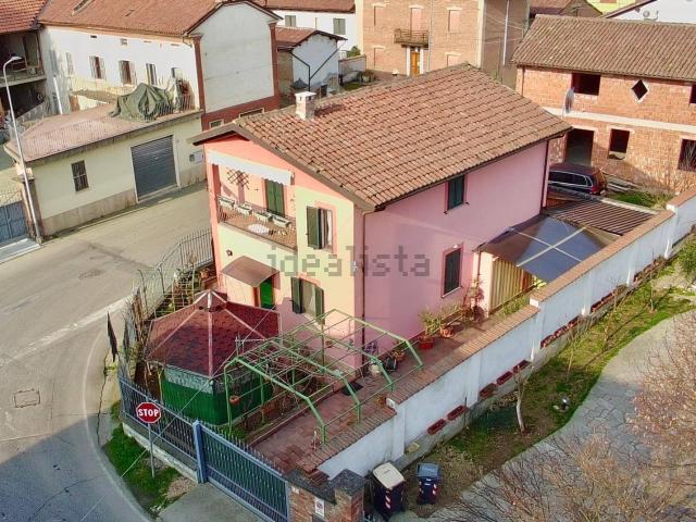 Case e ville in vendita di 160 m² in Via G. Monteverde, 36