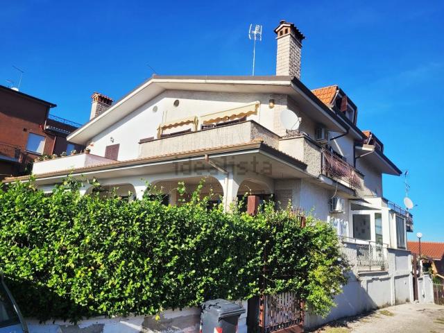 Case e ville in vendita di 160 m² in Via Garigliano Vicinale