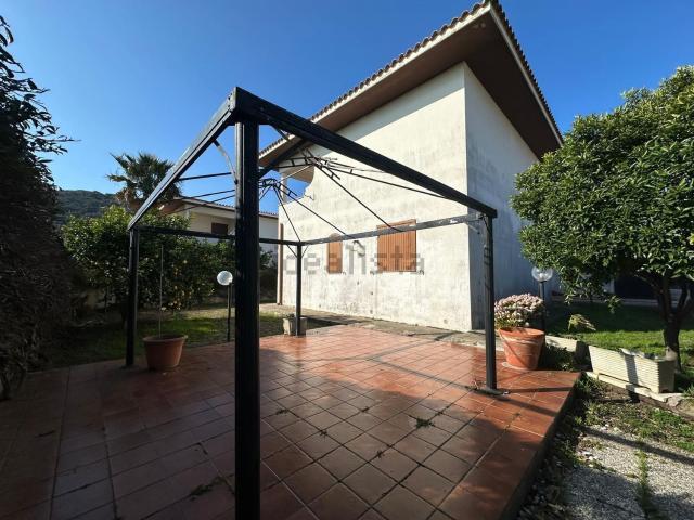 Case e ville in vendita di 160 m² in Via Giuseppe Verdi
