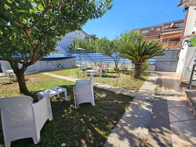 Case e ville in vendita di 160 m² in Via degli Argonauti