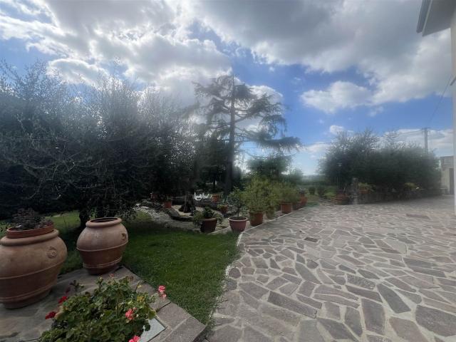 Case e ville in vendita di 160 m² in Via di Codilungo