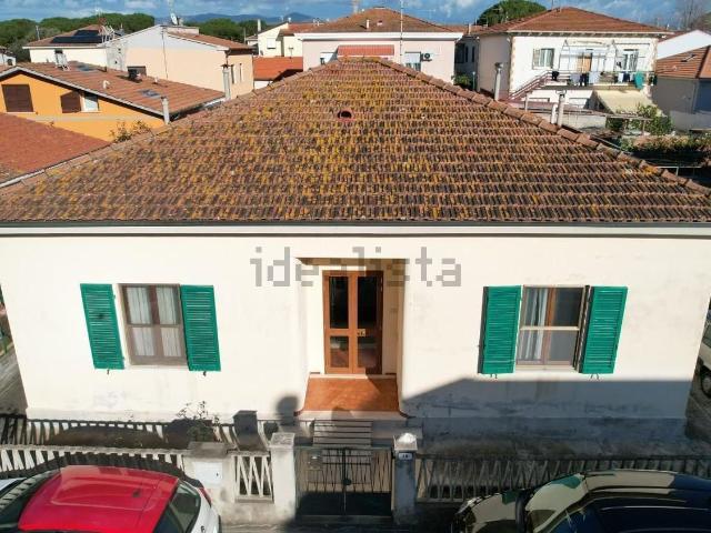 Case e ville in vendita di 160 m² in Via Duccio Galimberti, 10
