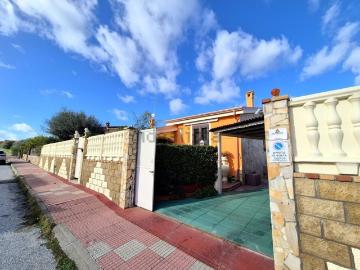 Case e ville in vendita di 160 m² in Via Emilio Lussu, 3