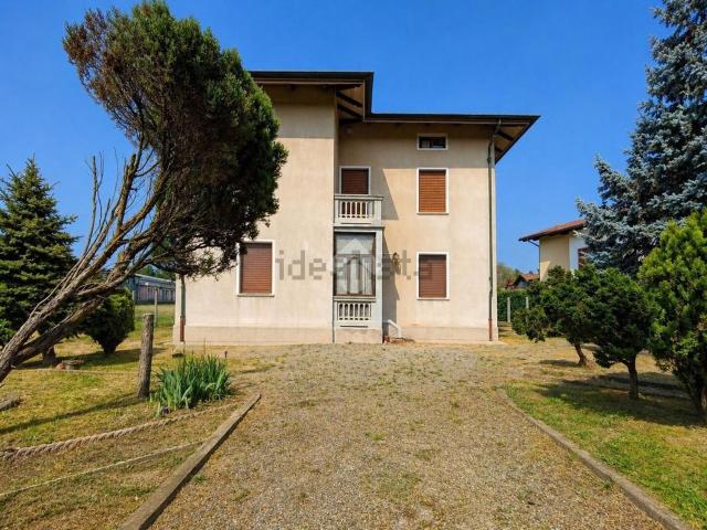 Case e ville in vendita di 160 m² in Via II Giugno, 31