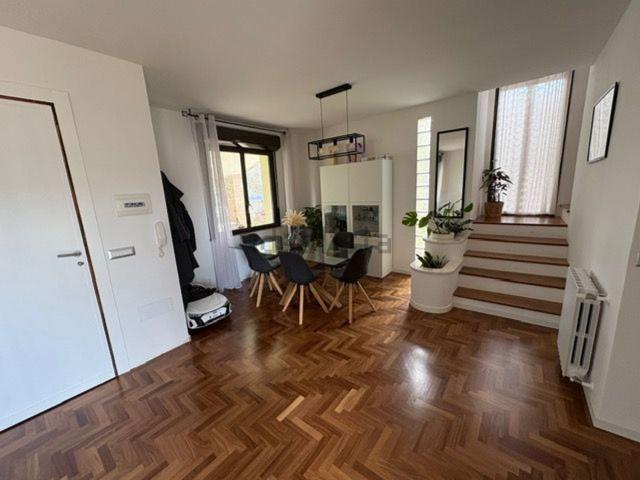 Case e ville in vendita di 160 m² in Via Montacutu