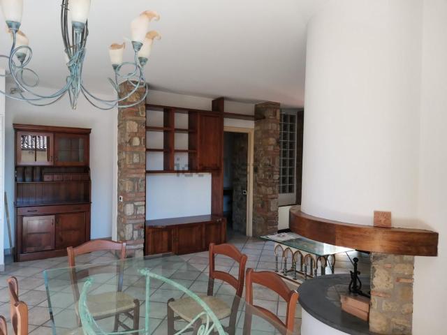 Case e ville in vendita di 160 m² in Via Monte Morello