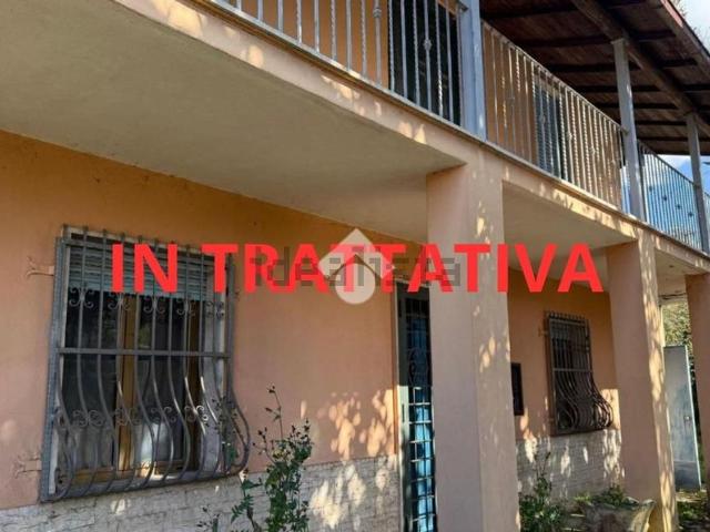 Case e ville in vendita di 160 m² in Via Maiotini, 1