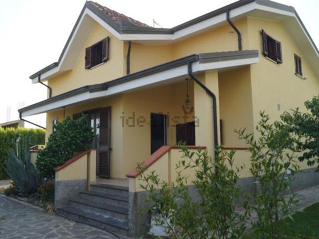Case e ville in vendita di 160 m² in Via Marincoli