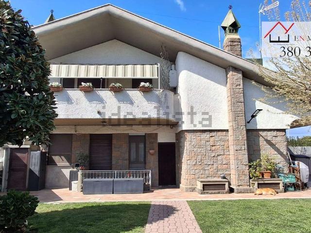 Case e ville in vendita di 160 m² in Via Piave, 22