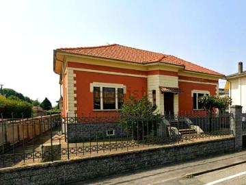 Case e ville in vendita di 160 m² in Via Roma, 54