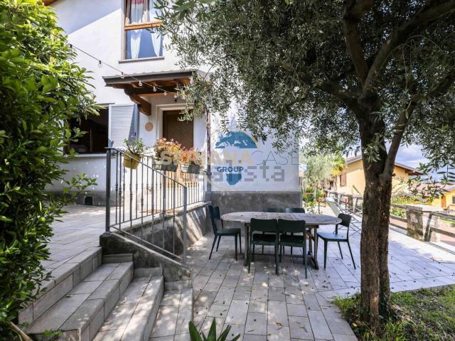 Case e ville in vendita di 160 m² in Via Risorgimento