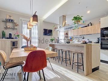 Case e ville in vendita di 160 m² in Via Ulivi