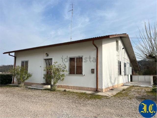 Case e ville in vendita di 160 m² in Via Valle Molini, 15