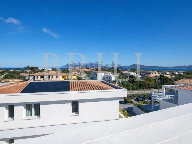 Case e ville in vendita di 160 m² in Viale Pittulongu