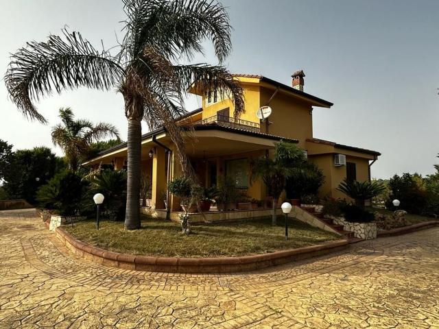 Case e ville in vendita di 160 m² in Contrada Menta
