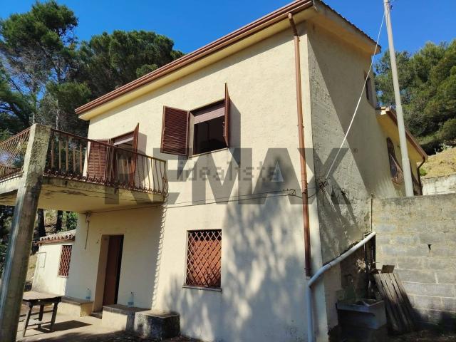 Case e ville in vendita di 160 m² in Contrada Piano Marino