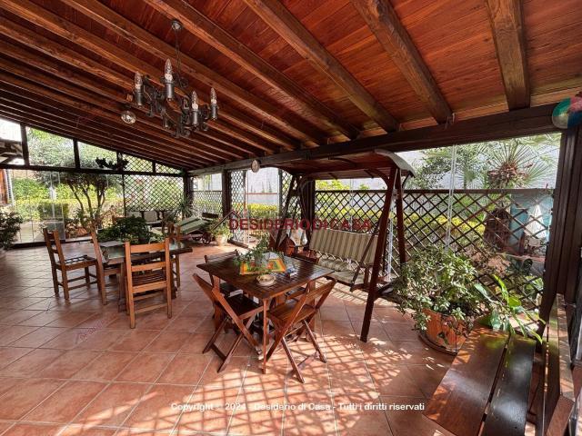 Case e ville in vendita di 160 m² in Contrada Piano Milano