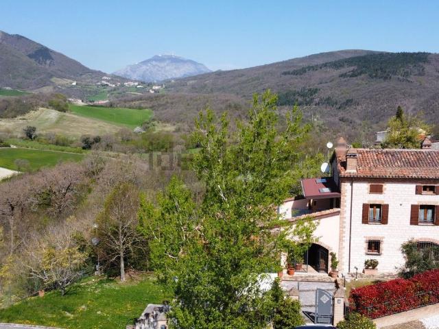Case e ville in vendita di 160 m² in Frazione Bastia, 27