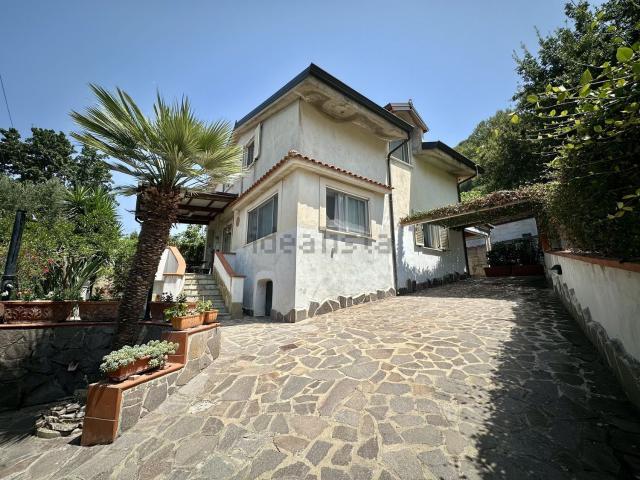 Case e ville in vendita di 160 m² in Località Madonna della Pace