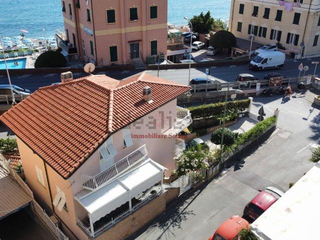 Case e ville in vendita di 160 m² in Lungomare Europa, 10