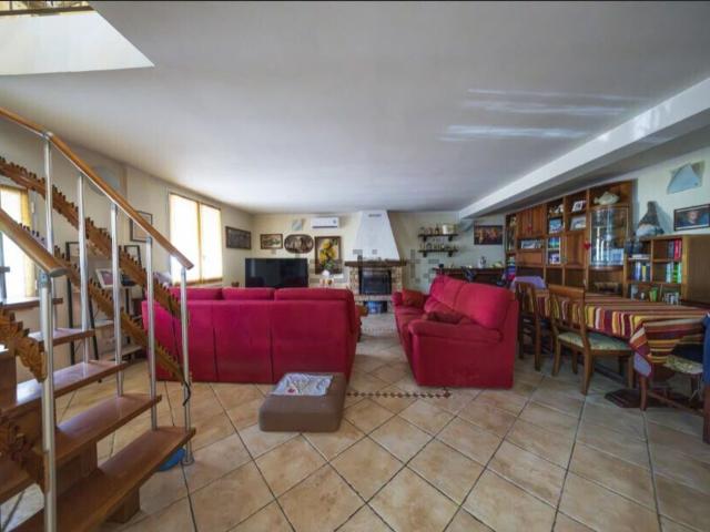 Case e ville in vendita di 160 m² in Strada Ronchi Brighei