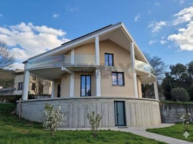Case e ville in vendita di 160 m² in Strada Vicinale Risicallà Calzetta