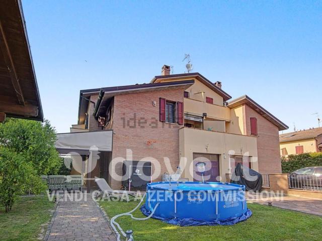 Case e ville in vendita di 161 m² in Via Lucio Federico Mongardi, 47